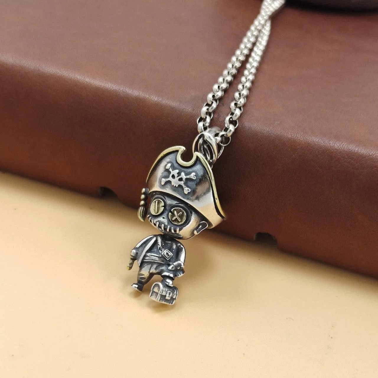 Men's And Women's Personalized Retro Fashion Necklaces
