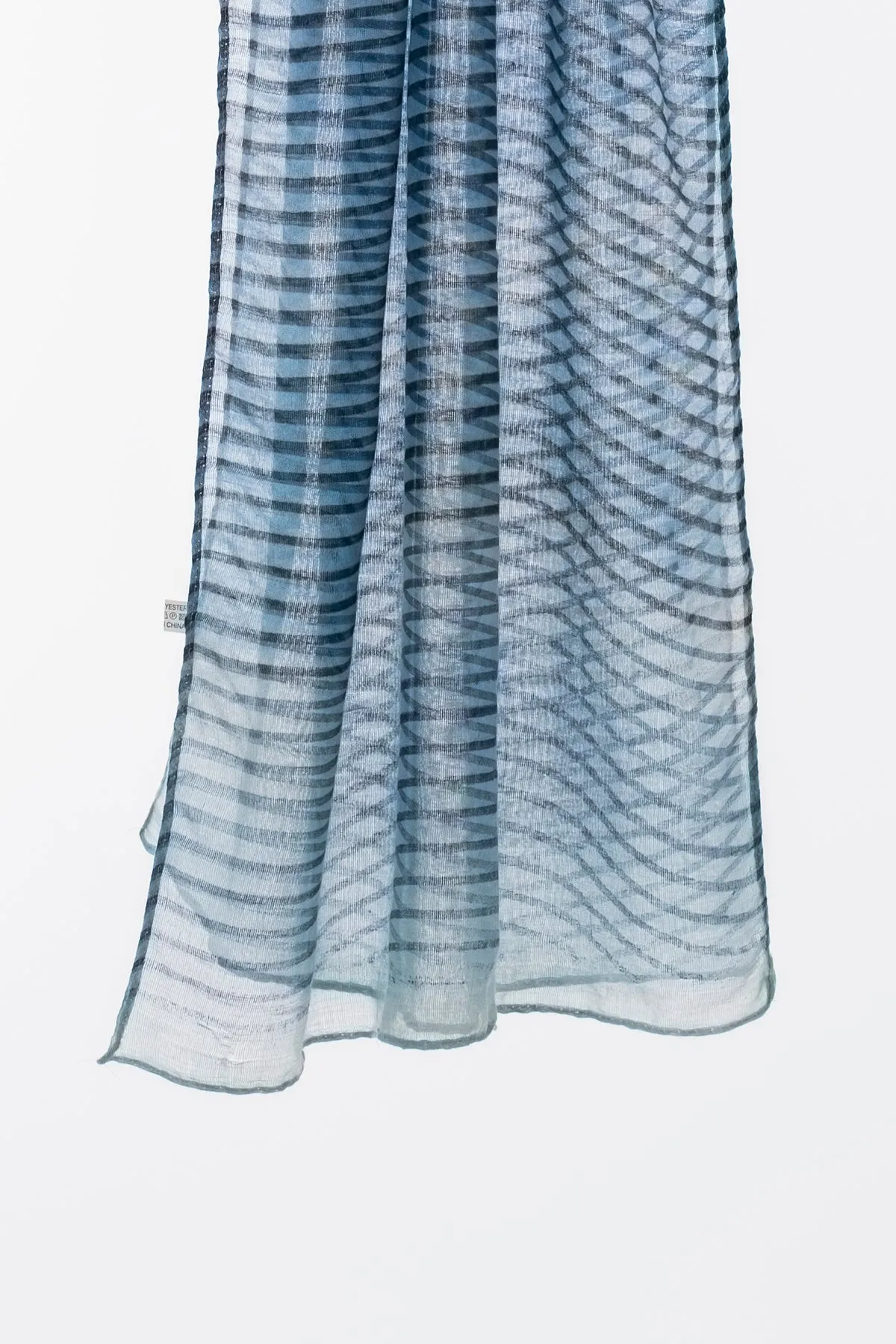 Wave line ombre scarf